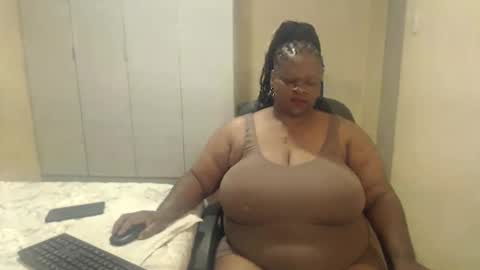 sweetnoziexxx online show from January 6, 3:53 am