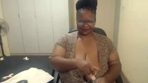 sweetnoziexxx online show from February 24, 9:00 am