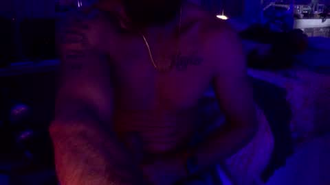 Snapshot of sweetnsexy95 chatting on January 28, 9:51 am WeAim2PZzz online show from January 28, 9:51 am