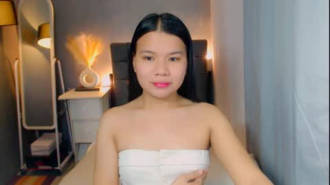 Snapshot of sweetnwildts chatting on April 7, 2:45 am Ghena online show from April 7, 2:45 am
