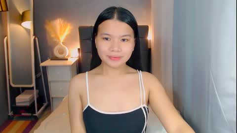 Snapshot of sweetnwildts chatting on April 13, 1:44 am Ghena online show from April 13, 1:44 am