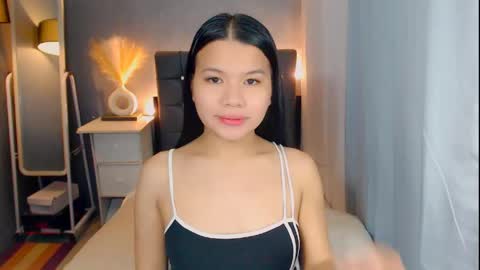 Snapshot of sweetnwildts chatting on April 16, 2:12 am Ghena online show from April 16, 2:12 am