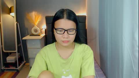 Snapshot of sweetnwildts chatting on April 23, 12:29 pm Ghena online show from April 23, 12:29 pm