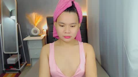 Snapshot of sweetnwildts chatting on May 14, 11:50 am Ghena online show from May 14, 11:50 am