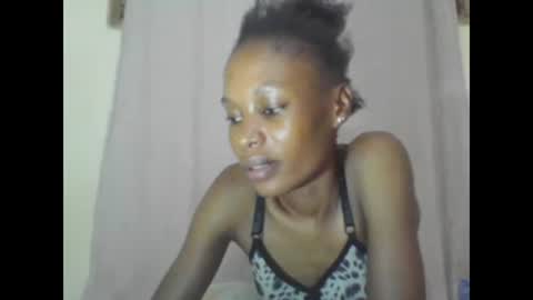 ESTHER online show from February 1, 6:29 pm
