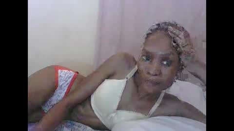 ESTHER online show from November 16, 2:00 pm