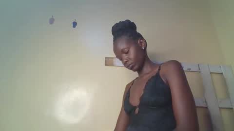 Snapshot of sweetpink_1 chatting on February 16, 8:38 pm sweetpink_1 online show from February 16, 8:38 pm