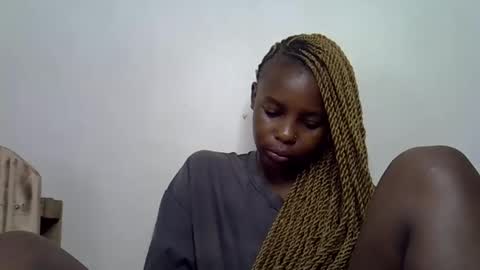Snapshot of sweetrall chatting on April 21, 8:20 am Lilly online show from April 21, 8:20 am