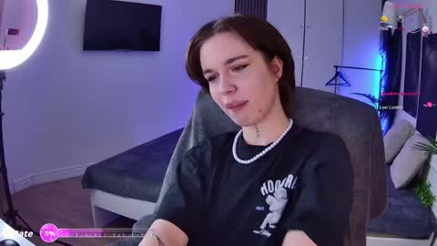 Snapshot of sweetriso chatting on March 24, 10:15 pm Alice online show from March 24, 10:15 pm