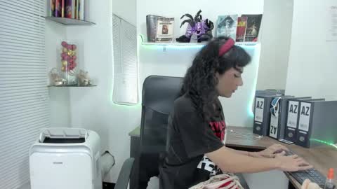 Snapshot of sweetsamy39715 chatting on January 8, 7:34 pm sweetsamy39715 online show from January 8, 7:34 pm