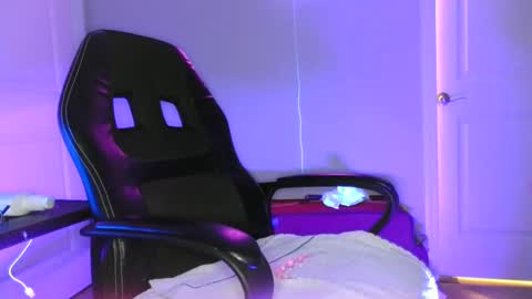 Snapshot of sweetscar22 chatting on December 28, 3:26 am Sweetscar22 online show from December 28, 3:26 am