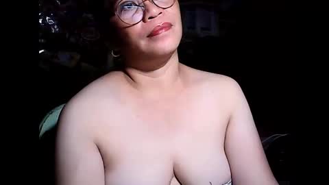Snapshot of sweetsexyfiona431 chatting on November 22, 11:31 am sweetsexyfiona431 online show from November 22, 11:31 am