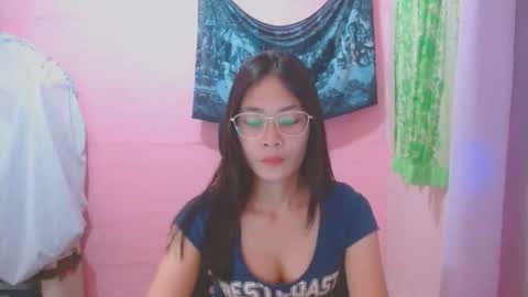 Mia online show from May 15, 12:45 pm