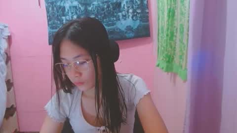 Mia online show from May 30, 3:58 am