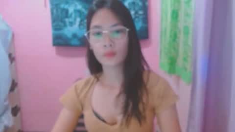 Mia online show from June 2, 5:20 am