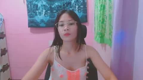 Mia online show from June 7, 5:11 am