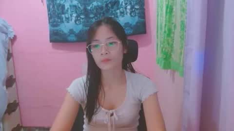 Mia online show from June 8, 4:57 am