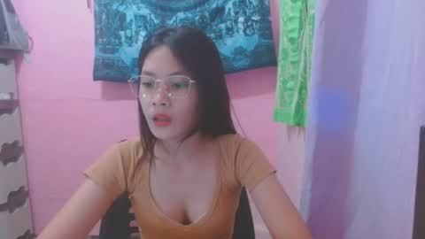 Mia online show from July 25, 6:11 am