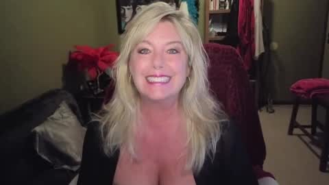 Janie online show from May 27, 10:07 pm