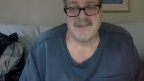 Snapshot of sweetsforu326 chatting on May 1, 10:31 am sweetbrowneyes623 online show from May 1, 10:31 am