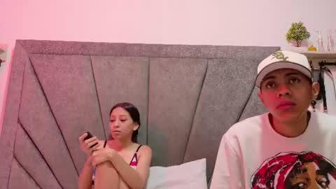 Snapshot of sweetsinners_os chatting on June 24, 12:15 pm Miel and Leo online show from June 24, 12:15 pm