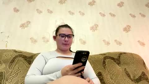 Snapshot of sweetsinua chatting on March 27, 9:14 pm sweetsinua online show from March 27, 9:14 pm