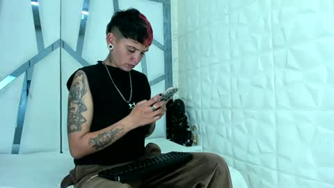 Snapshot of sweetsubmissive_rs chatting on July 29, 4:05 pm sweetsubmissive rs online show from July 29, 4:05 pm