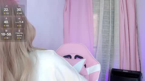 Snapshot of sweett_fire chatting on June 2, 7:38 pm sweett_fire online show from June 2, 7:38 pm