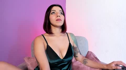 Snapshot of sweett_heartt_ chatting on December 28, 9:51 pm Lorena online show from December 28, 9:51 pm