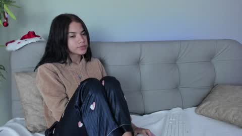    online show from December 20, 7:39 pm
