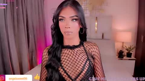 Snapshot of sweett_shinexx chatting on April 19, 7:18 am angel online show from April 19, 7:18 am