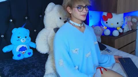 Snapshot of sweettfoxx chatting on November 25, 6:13 am Neffer online show from November 25, 6:13 am