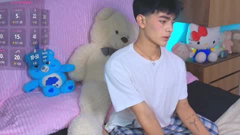 Snapshot of sweettfoxx chatting on December 15, 8:07 am Neffer online show from December 15, 8:07 am