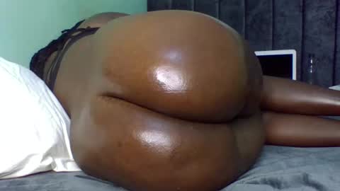 Snapshot of sweettrozzy chatting on March 1, 9:59 pm sweettrozzy online show from March 1, 9:59 pm