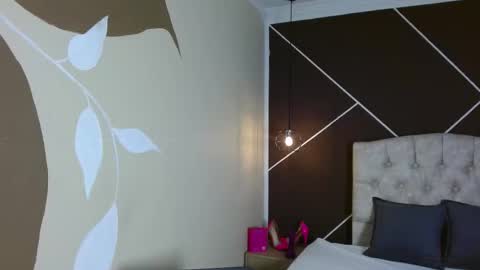 Scarlet online show from September 19, 11:55 am