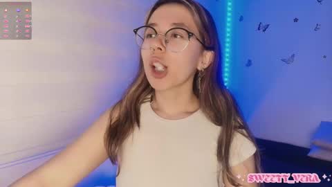 Snapshot of sweettvera_ chatting on October 12, 1:59 am Veronica Independent Model online show from October 12, 1:59 am