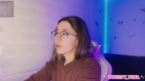 Snapshot of sweettvera_ chatting on November 7, 10:04 am Veronica Independent Model online show from November 7, 10:04 am