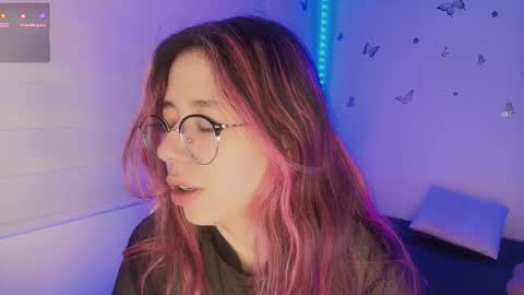 Snapshot of sweettvera_ chatting on November 15, 10:56 am Veronica Independent Model online show from November 15, 10:56 am