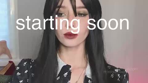 Snapshot of sweetuniporn chatting on October 3, 7:49 am Elis a little vacation Ill be here Saturday my schedules in bio online show from October 3, 7:49 am