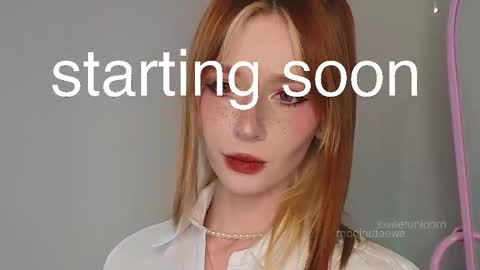 Snapshot of sweetuniporn chatting on October 16, 7:09 am Elis a little vacation Ill be here Saturday my schedules in bio online show from October 16, 7:09 am