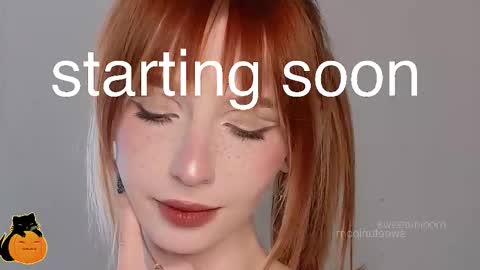 Snapshot of sweetuniporn chatting on November 3, 9:21 am Elis a little vacation Ill be here Saturday my schedules in bio online show from November 3, 9:21 am