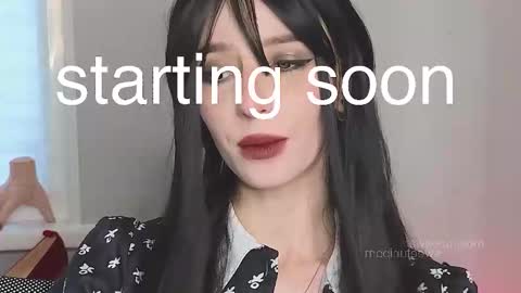 Snapshot of sweetuniporn chatting on November 8, 7:52 am Elis a little vacation Ill be here Saturday my schedules in bio online show from November 8, 7:52 am