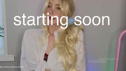 Snapshot of sweetuniporn chatting on November 9, 8:23 am Elis a little vacation Ill be here Saturday my schedules in bio online show from November 9, 8:23 am