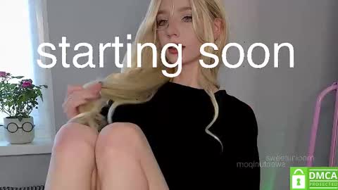 Snapshot of sweetuniporn chatting on November 15, 8:22 am Elis a little vacation Ill be here Saturday my schedules in bio online show from November 15, 8:22 am