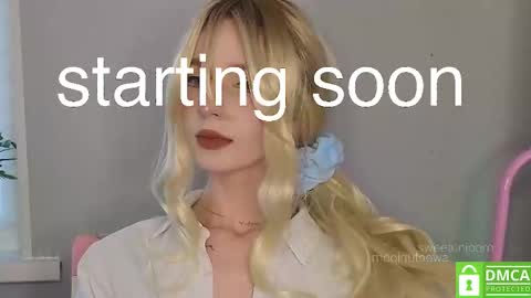 Snapshot of sweetuniporn chatting on November 16, 8:09 am Elis a little vacation Ill be here Saturday my schedules in bio online show from November 16, 8:09 am