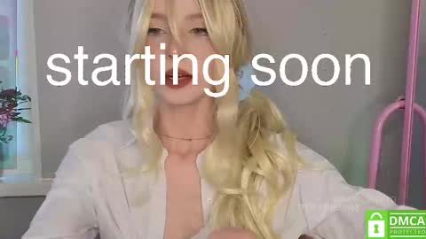 Snapshot of sweetuniporn chatting on November 23, 9:31 am Elis a little vacation Ill be here Saturday my schedules in bio online show from November 23, 9:31 am