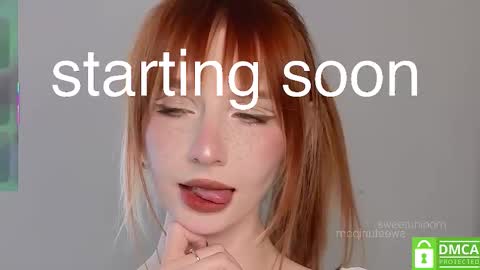 Snapshot of sweetuniporn chatting on December 1, 7:46 am Elis a little vacation Ill be here Saturday my schedules in bio online show from December 1, 7:46 am