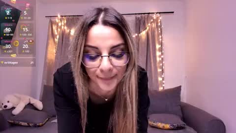 sweetviperr_ online show from February 6, 8:23 pm