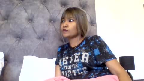 Snapshot of sweetwhisper4u chatting on July 29, 5:49 am katie online show from July 29, 5:49 am