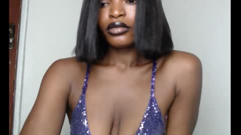 sweetxxboobsx online show from November 12, 8:37 am